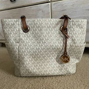 Michael Kors Jet Set Travel Tote